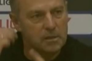 巴萨新闻官称发布会只剩两个问题，弗里克刚答完又冒出第三个提问