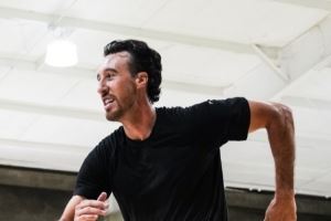 得分能力不错！广州外援卡明斯基15中8&三分10中5砍下22分