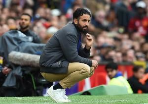 记者：拉爵给阿莫林3年时间荒谬且错误，去年9月没人希望滕帅下课