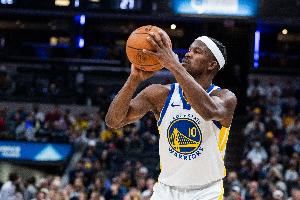 队记：勇士主场迎战太阳 巴特勒因下背部酸痛降为出战成疑