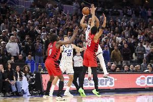 贝恩谈绝杀：画的战术是班凯罗去投篮 但我时刻都做好出手准备