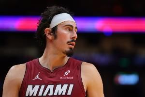 斯波：对手会用五号位防哈克斯 希望他保持侵略性做好自己就好